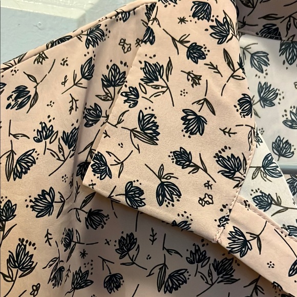 Floral Patterned Top - Picture 3 of 5